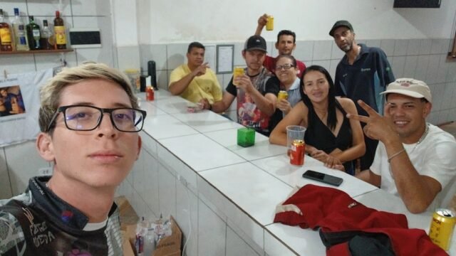 ADEGA & LOUNGE MIL GRAU