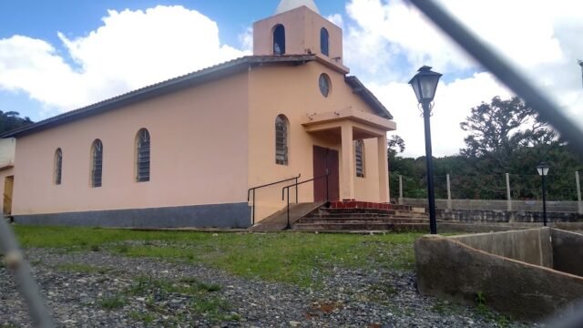 Capela Santa Cruz – B. Caetezal