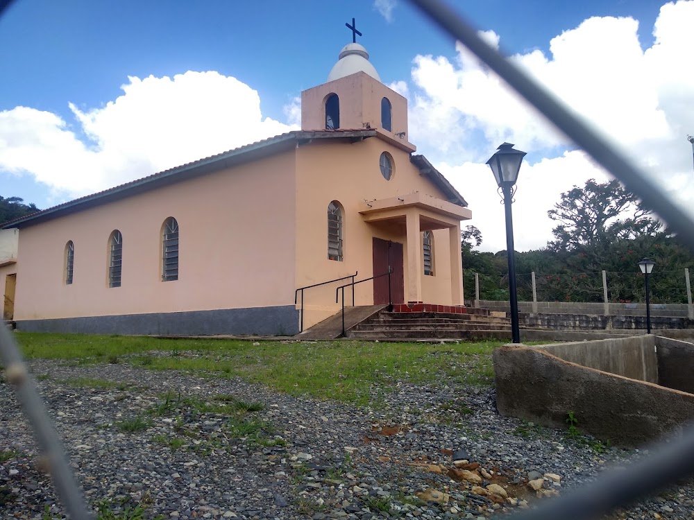 Capela Santa Cruz – B. Caetezal