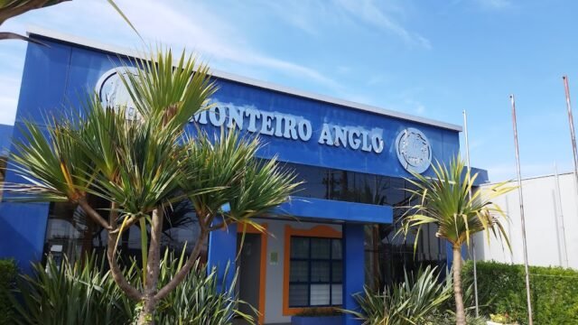 Colegio Monteiro LobatoAnglo
