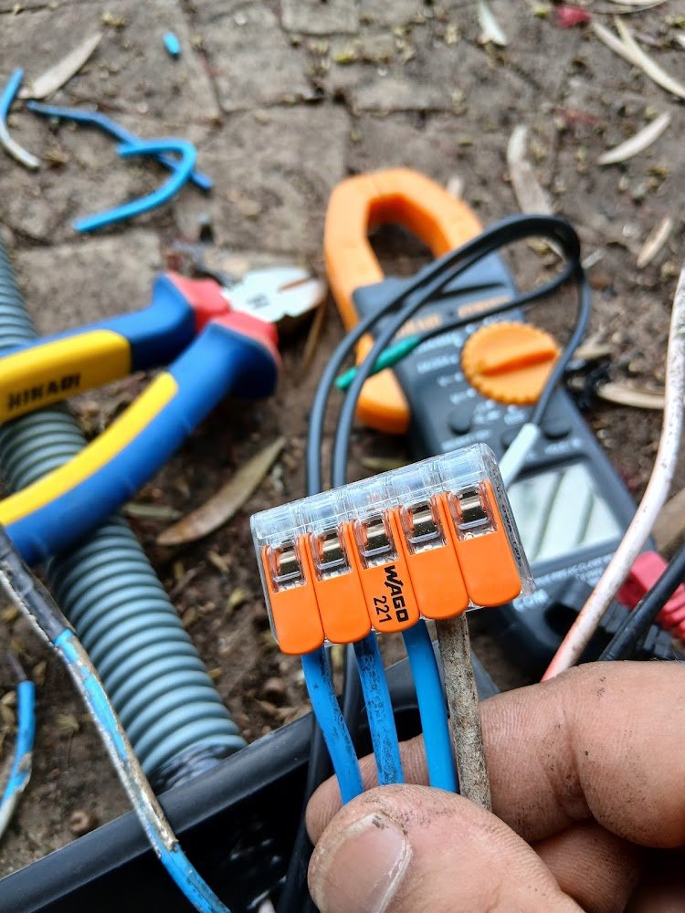 Octavio Eletricista