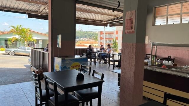 helas-restaurante-comida-a-vontade-comida-por-kg-comida-caseira